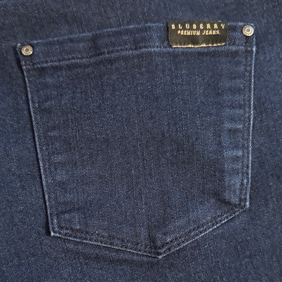 Stylish Navy Skinny Jeans for Women - Picture 4 of 5